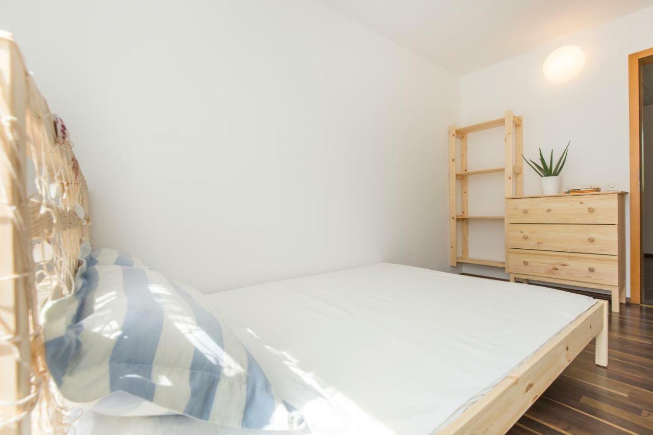 Casa Flora 3-Minutes' Walk From The Beach Novigrad Istria Exterior foto
