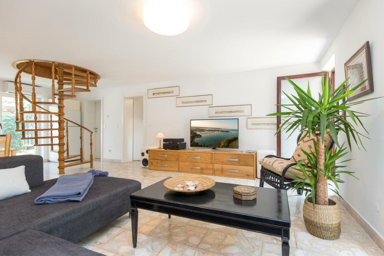 Casa Flora 3-Minutes' Walk From The Beach Novigrad Istria Exterior foto